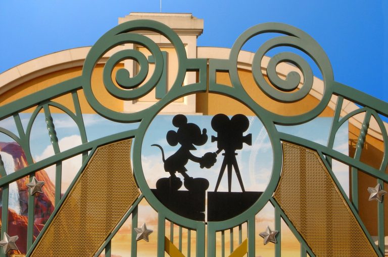 DISNEYLAND PARIS 2022/23: Lavoro nei settori ristorazione, turismo e arti performative. SELEZIONE PERSONALE A ROMA – 22 e 23 novembre